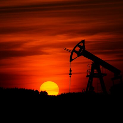 原油価格の高騰がインフレ再燃の引き金に？米国経済への影響は￼