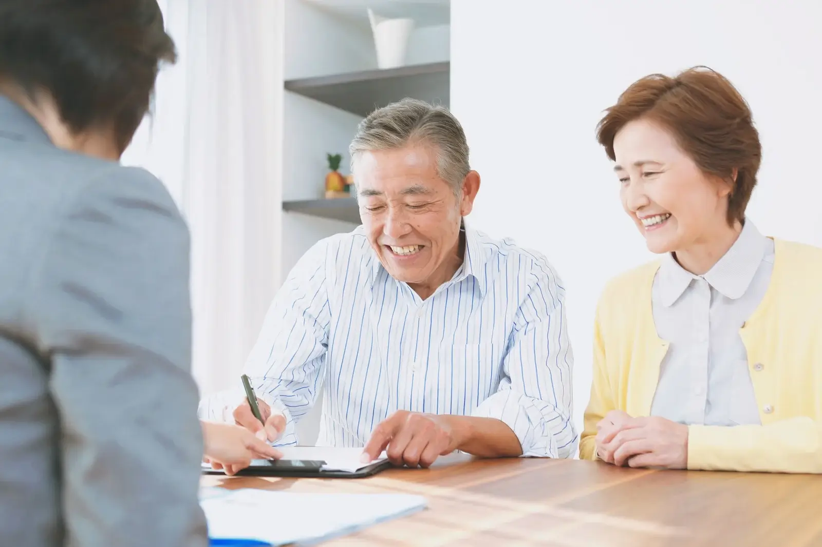 営業員の助言に影響されず、ファミリーオフィスと一緒に達成可能な目標を分析して運用計画を立てる。