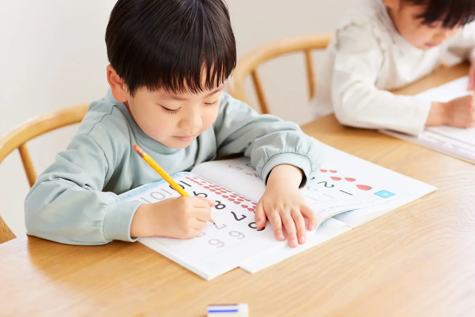 富裕層の子供向け海外教育と投資家ビザによる教育安定化