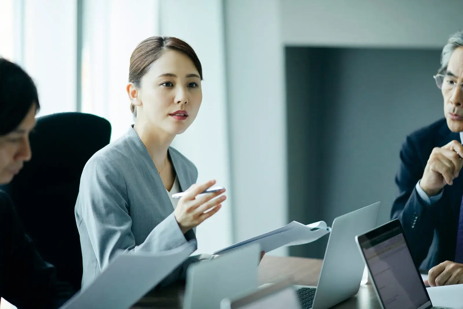 ファミリーオフィスが説明する定期的な投資ポートフォリオの見直し及びリバランスの重要性