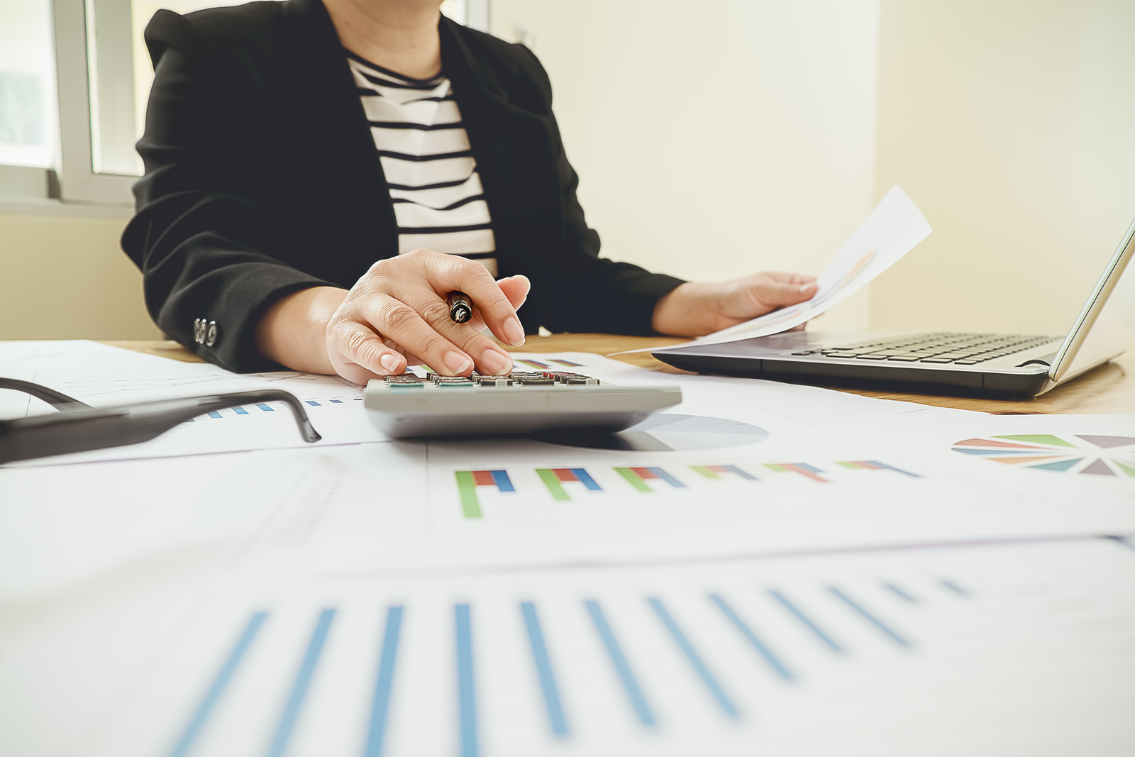 資産管理会社と家族信託を活用し、複雑な資産を永続的に管理・運用する仕組みを構築するステップ